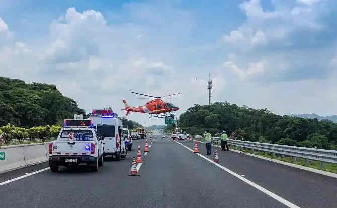 休宁高速公路汽车救援案例